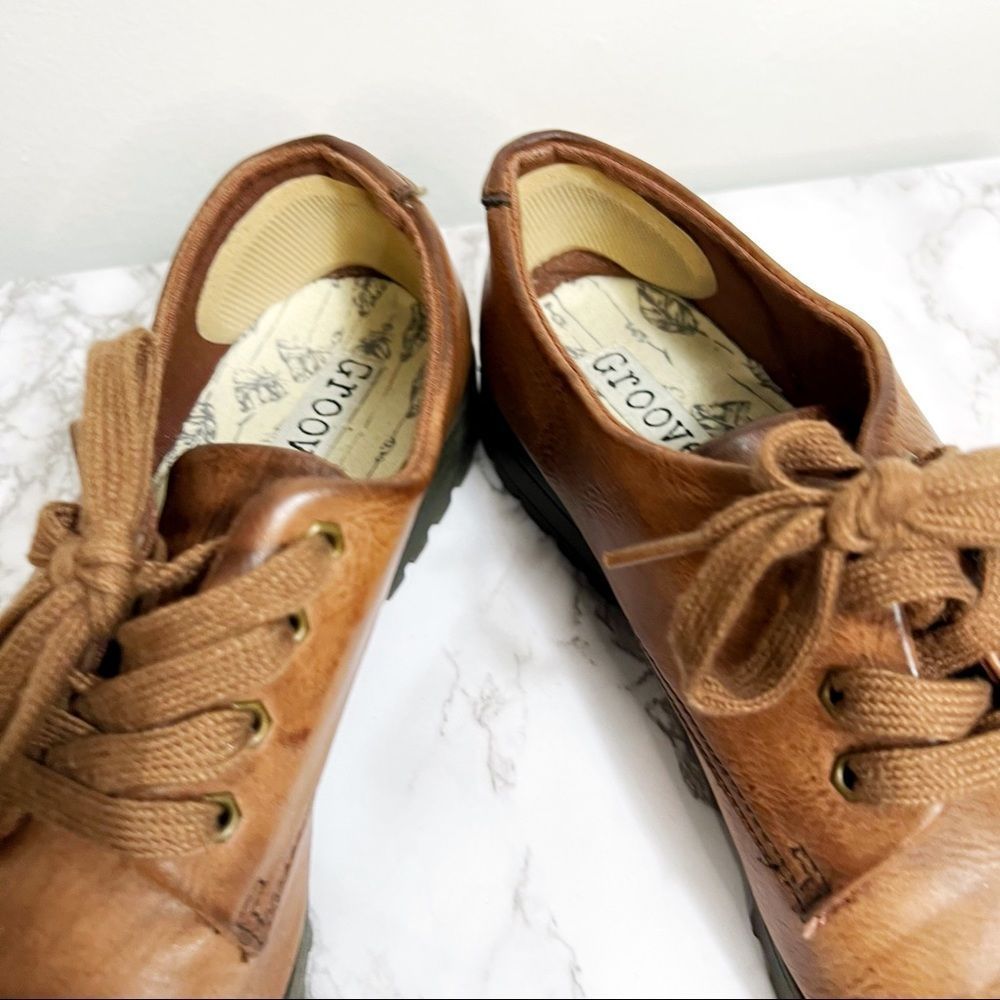 Groove Comfort Oxfords - Picture 3 of 6
